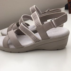 Easy spirit sandals NWOT
